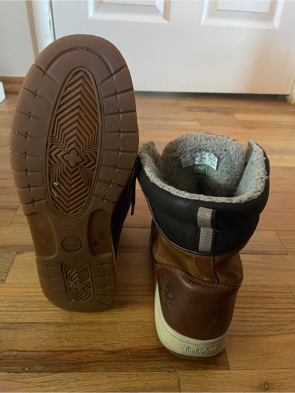 Timberland Brown Lace-Up Leather Winter Boots with Sherpa Collar - Picture 3 of 3